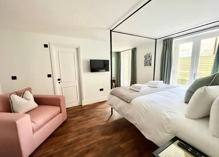 Redland - 1 * Bristol