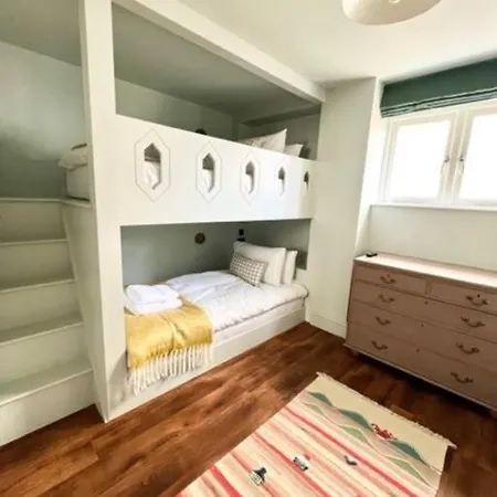 Redland - 1 Apartment *