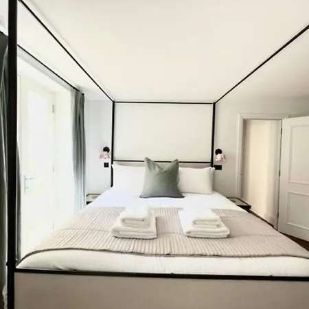 Redland - 1 Bristol