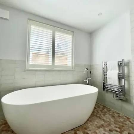 Apartment Redland - 1 *