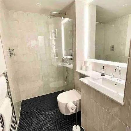 Redland - 1 Apartment *